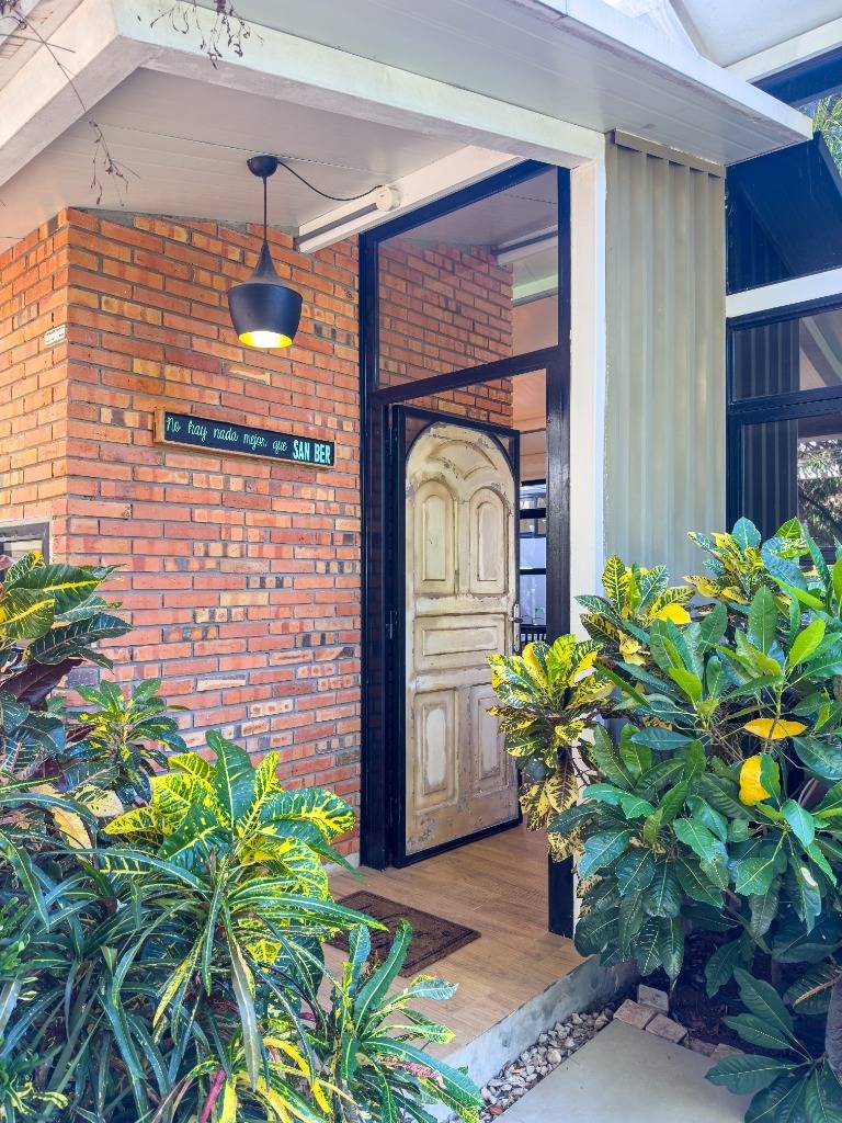 Casa Moderna y Equipada en Venta - San Bernardino, Zona Pirayu'i — foto 3