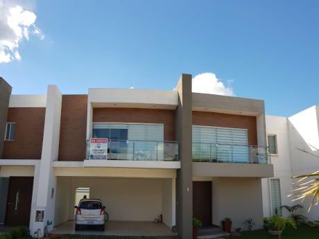 Casa 4 Dormitorios Jardines Del Norte IV
