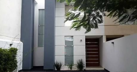 Vendo Amplio Duplex En Asuncion Barrio Carmelitas. Zona Bcp