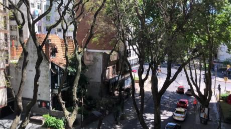 Apartamento Amplio Y De Excelente Construccion!!