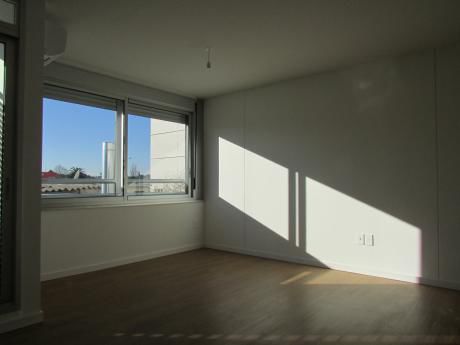 Bien Distribuido, Soleado, Ideal Vivienda O Renta!!! Oportunidad..