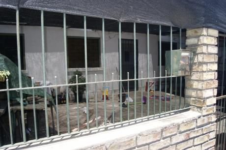 Casa De 92 M2, 42 M2 Construidos En Ph, 2 Dormitorios 1 Baño, Parrillero