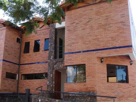 Lindos Triplex Confortables Y Seguros En Lambaré