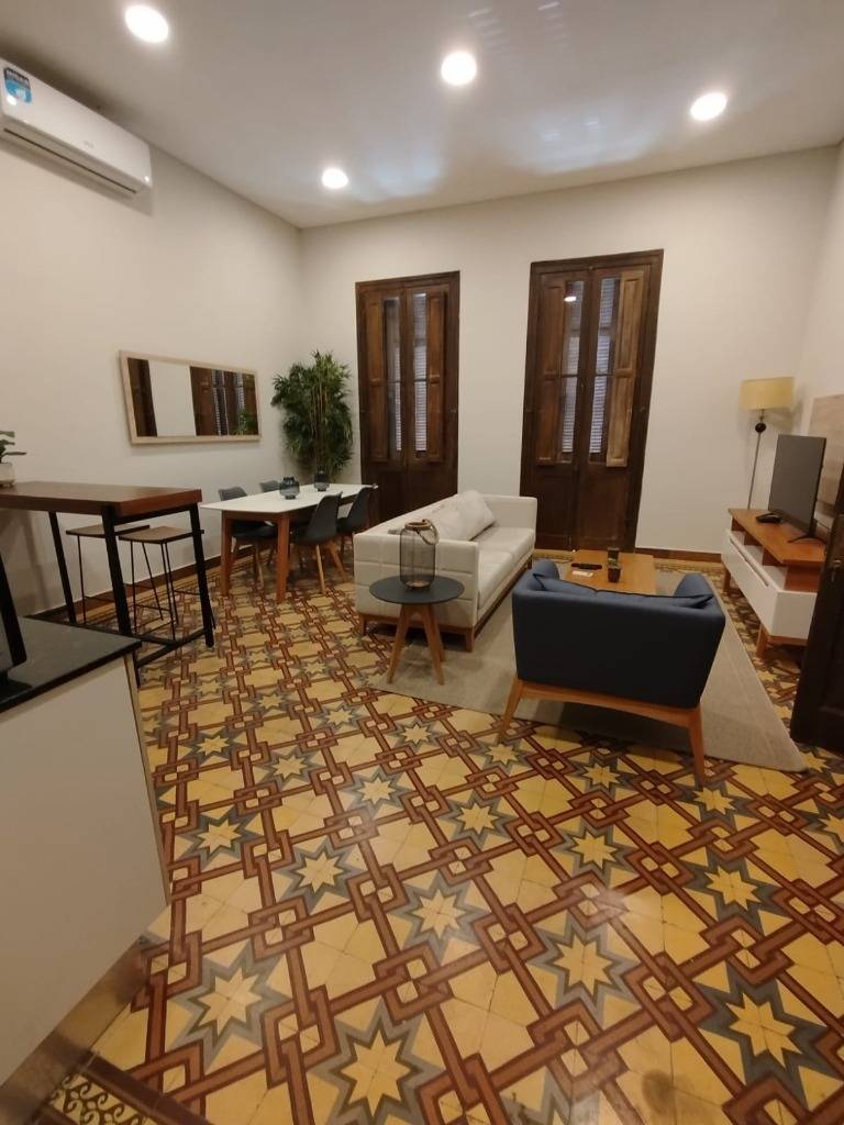 En alquiler amplio departamento amoblado en pleno centro de Asunciòn — foto 2