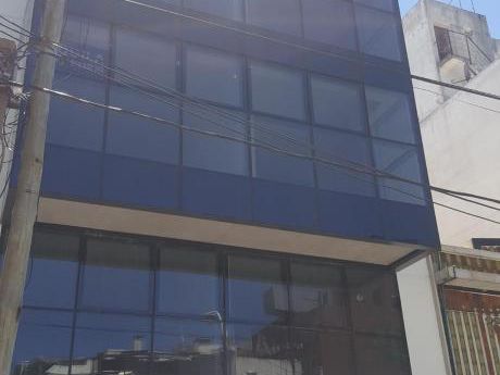 Alquilo Monoambiente A Pasos Del Montevideo Shopping 35 M2