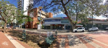 En Alquiler, Oficina De 180m2, Con Galería Y Jardín, Av. Las Américas