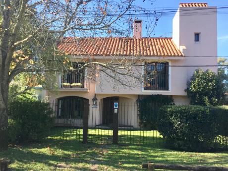 Excelente Casa En La Mejor Calle De Carrasco Norte