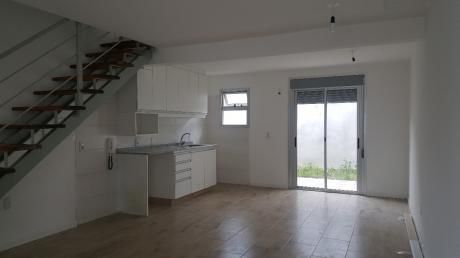 Estrenas En La Blanqueada, Casa Duplex, 65m2: 2 Dormitorios, Patio .