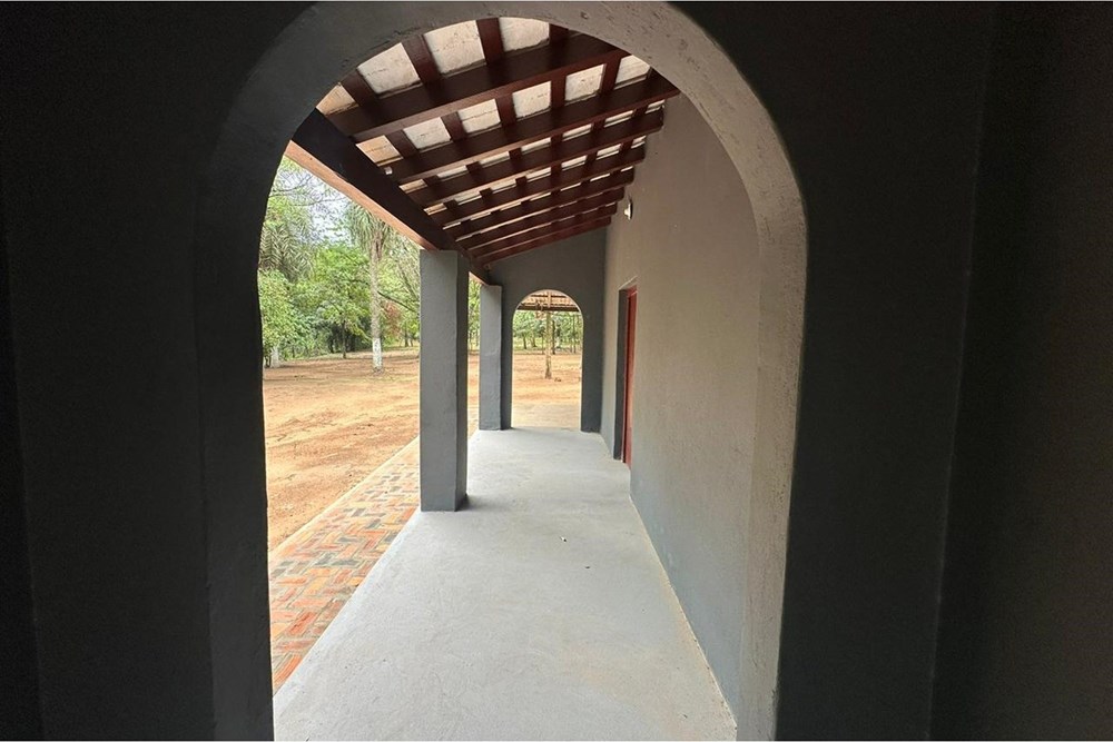 ✨ Gran Oportunidad En Paraguarí: Terreno Amplio Con Casa Incluida — foto 2