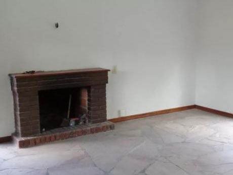 2 Cuadras Del Centro El Pinar!!