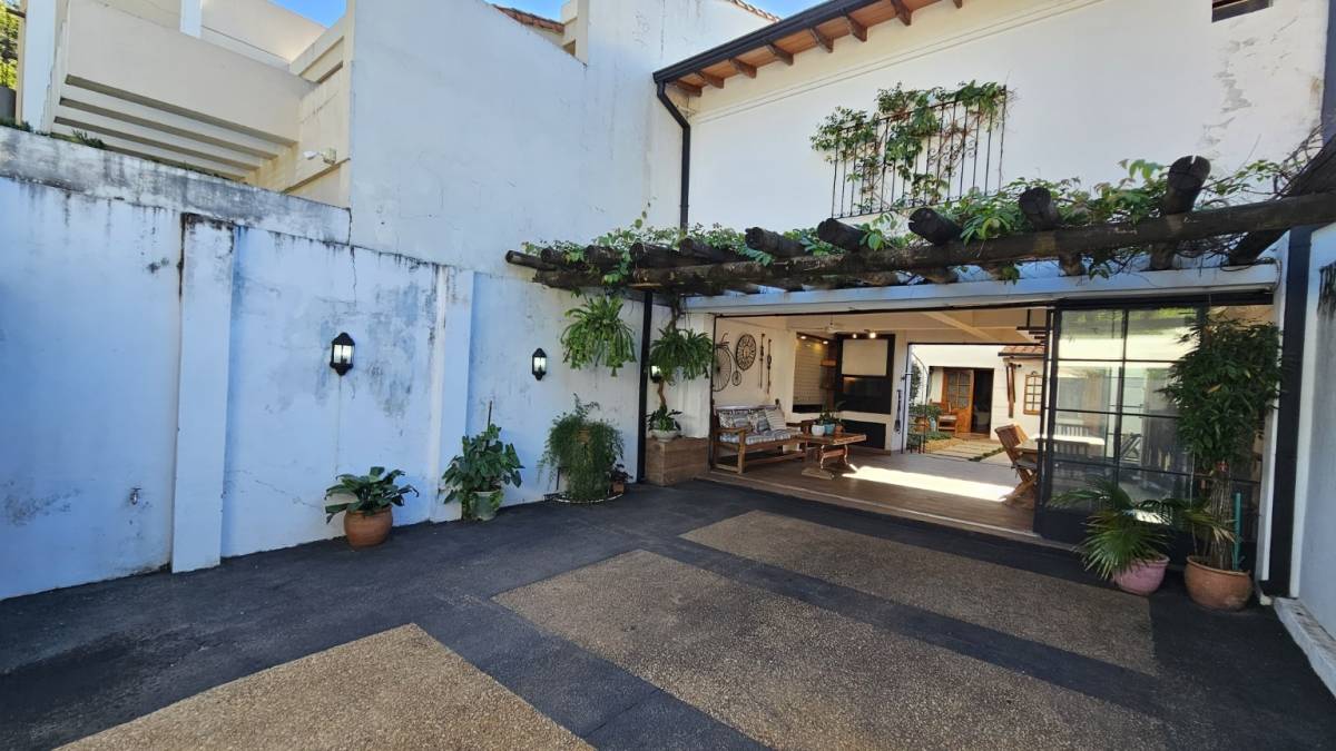 ALQUILO CHALET AMOBLADO EN BO MADAME LYNCH — foto 3
