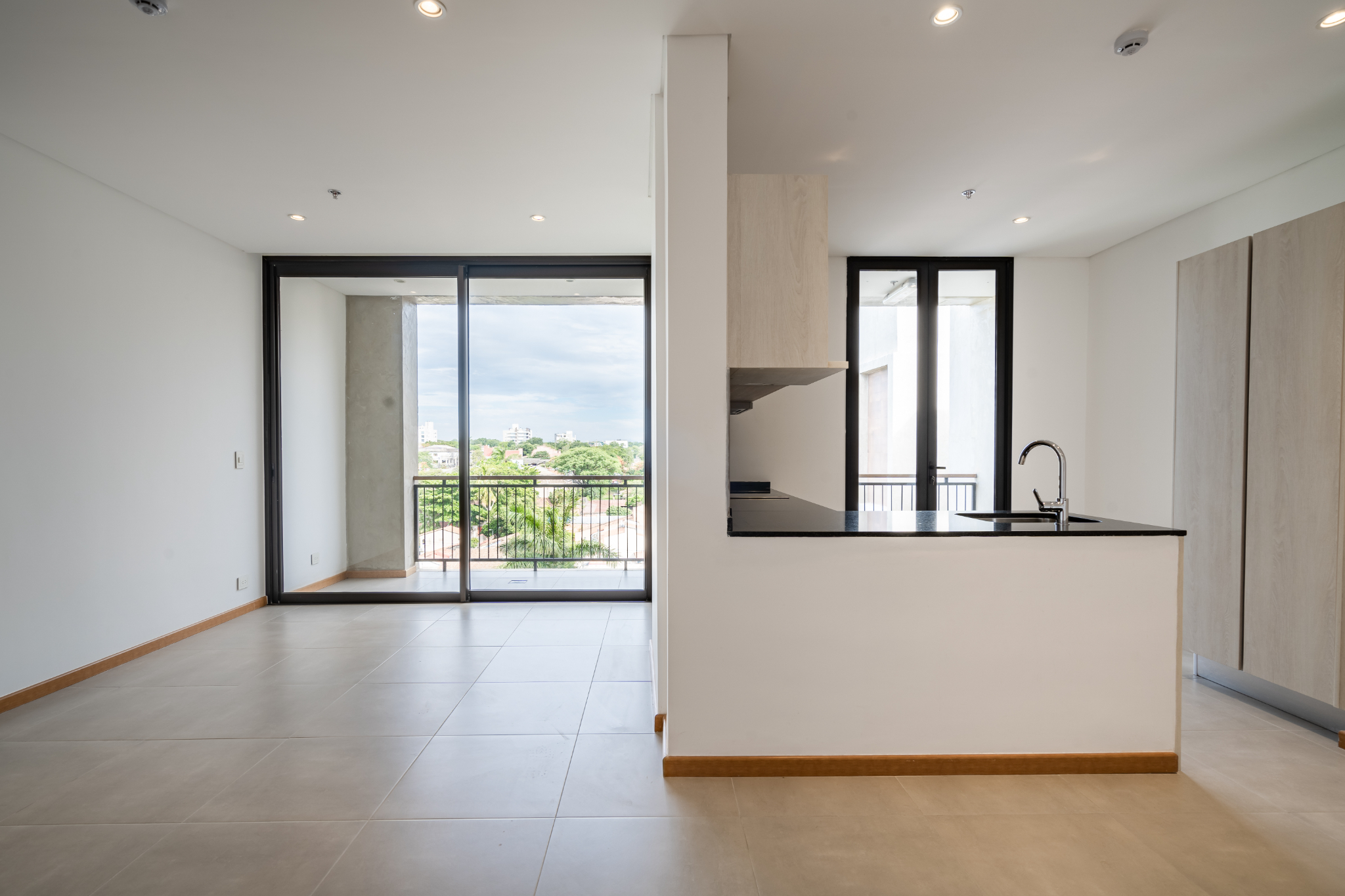 Vendo Departamento en Edificio Gómez de Castro Villa Morra — foto 2
