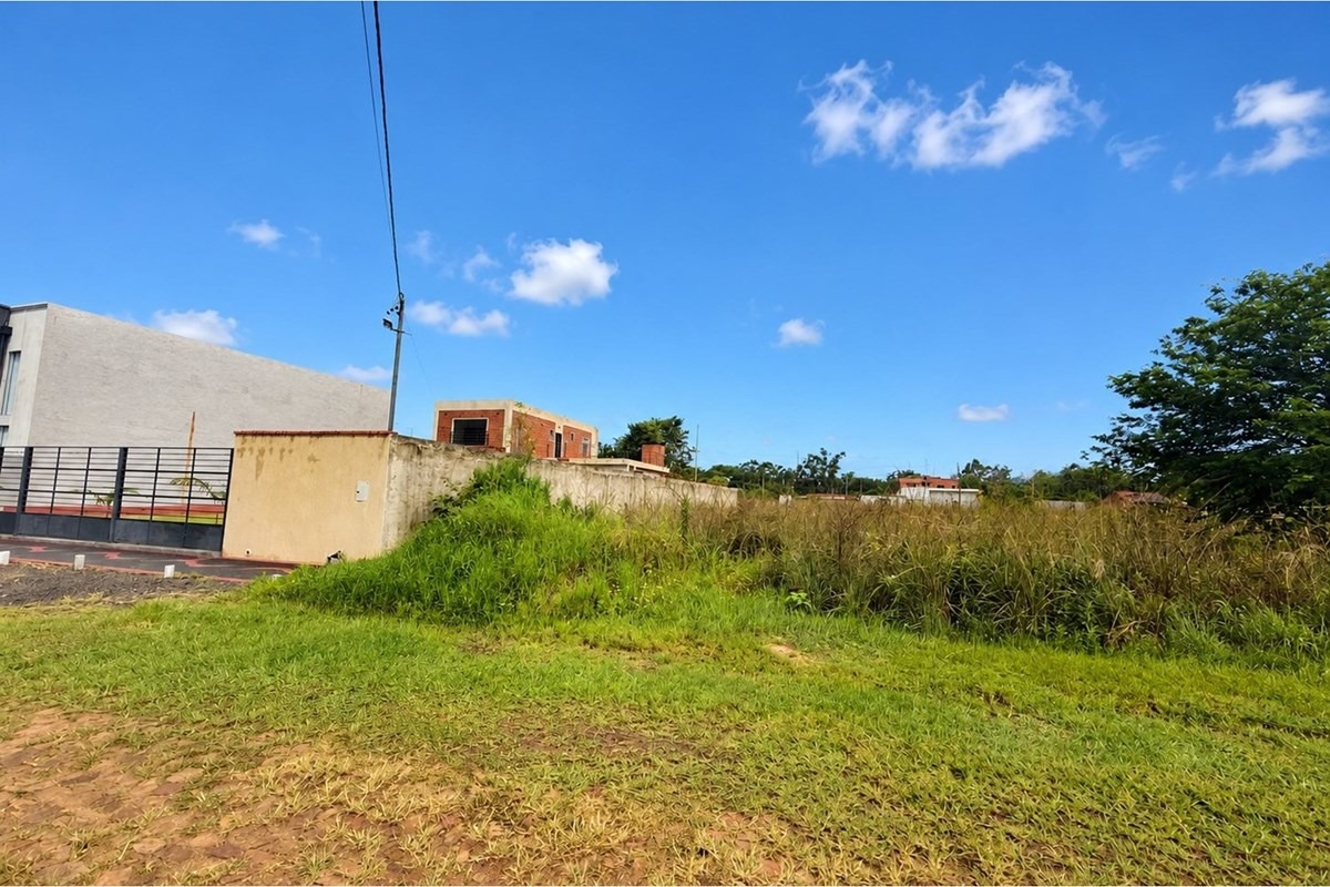 En venta amplio terreno de 630m2 en B° Cerrado Puerta del lago - San Bernardino — foto 2