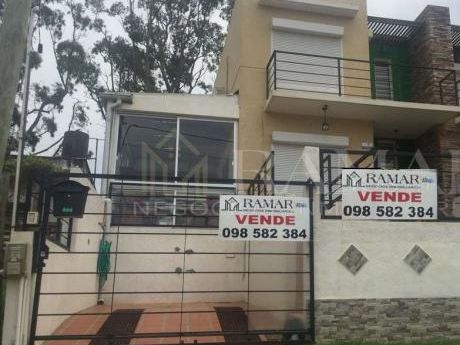 Casa En Venta En Atlántida A Metros De La Playa