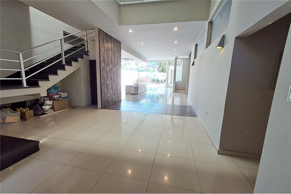 Alquilo hermosa residencia en Mburucuyá — foto 2