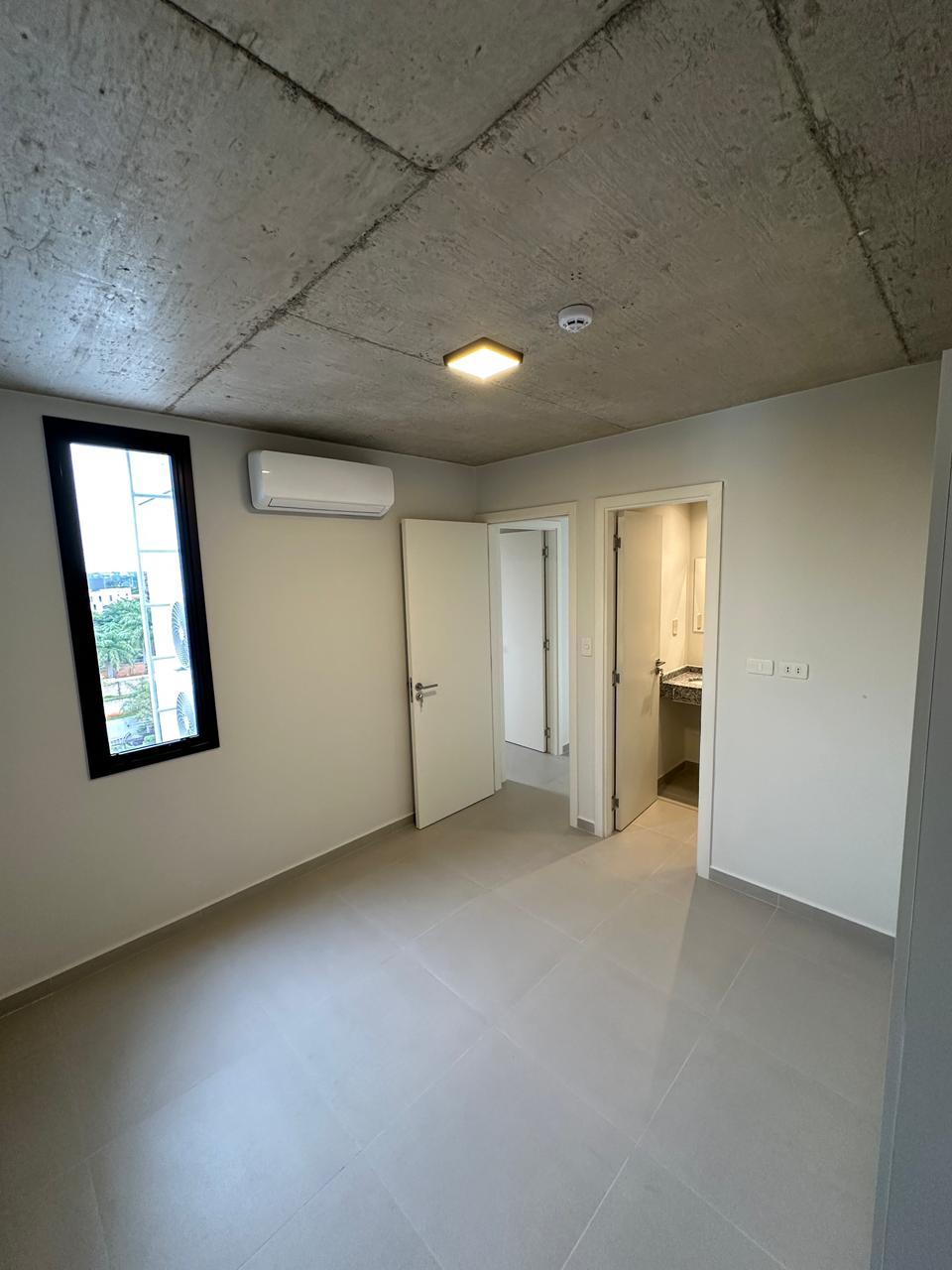 ALQUILO DEPARTAMENTO DE 2 HABITACIONES EN LUQUE — foto 2