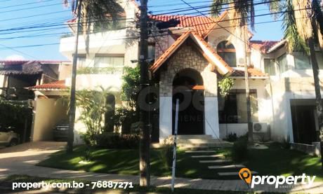 Casa De Lujo En Urb. Ciudad Jardín – Zona Norte