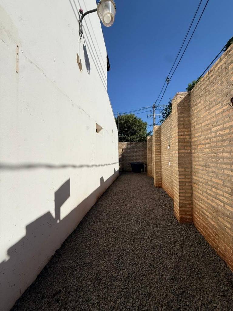Dúplex de 3 Dormitorios en Alquiler - Tercer Barrio, Luque — foto 3