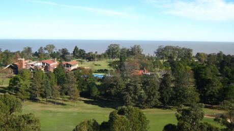 Frente Al Golf - Espectacular Planta De 3 Dorm Y Serv, Parrillero, 2 Gges