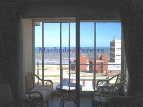 Apartamento En Playa Brava Con Linda Vista Al Mar - Ref: 1621