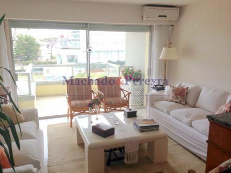 Apartamentos En Playa Mansa
