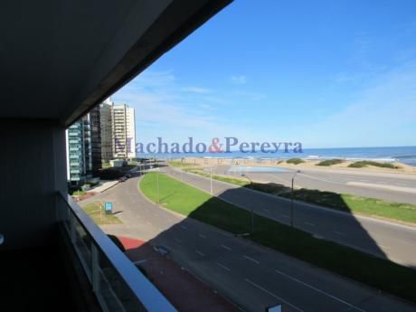Brava,vista Directa Al Mar,edificio Tradicional Con Todos Los Servicios
