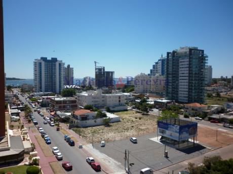 Apartamentos En Playa Brava