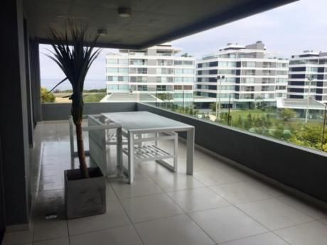 Apartamentos En Playa Brava: Mgi1947a