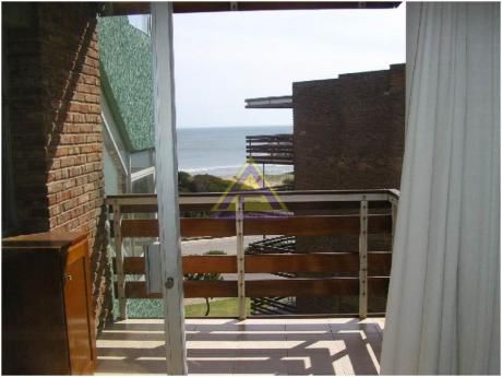 Apartamentos En Playa Mansa: Mci11a