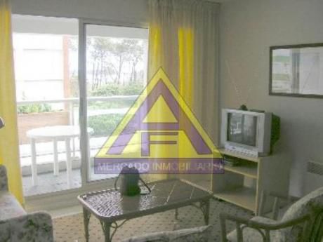 Apartamentos En Playa Mansa: Mci15a