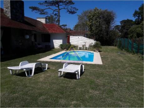 Casas En Playa Mansa: Mci219c