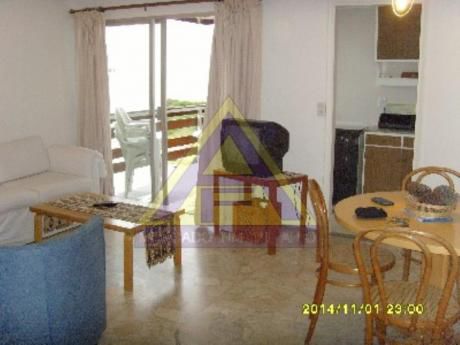 Apartamentos En Playa Mansa: Mci23a