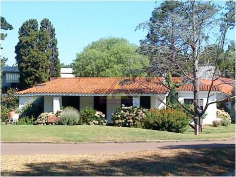 Casas En Playa Mansa: Mci252c