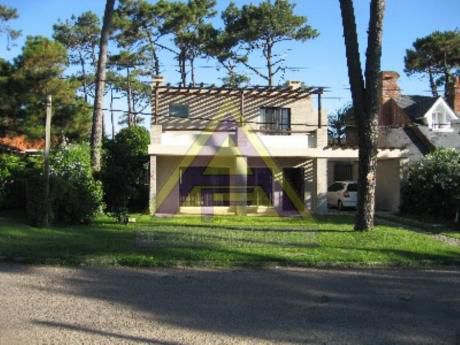 Casas En Playa Mansa: Mci294c
