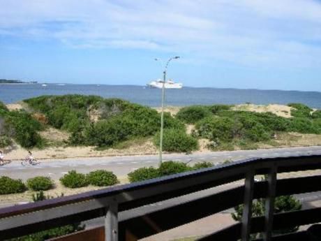 Apartamentos En Playa Mansa: Mci88a