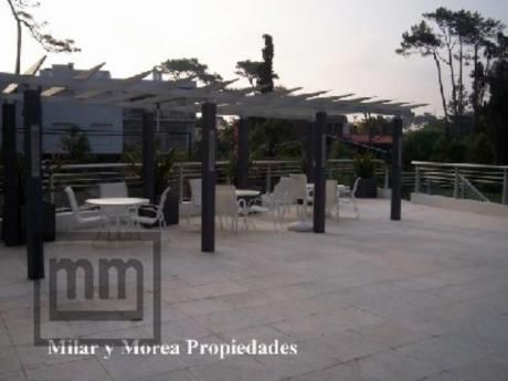 Apartamentos En Playa Mansa: Mym2787a