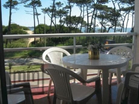 Apartamentos En Playa Mansa: Mym3122a