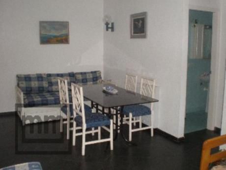 Apartamentos En Playa Mansa: Mym3267a