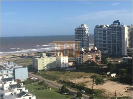 Apartamentos En Playa Brava