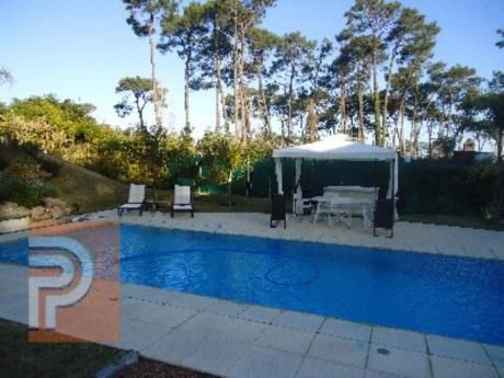 Casas En Playa Mansa: Plg2148c