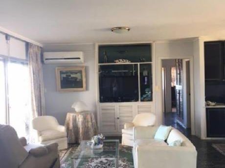 Apartamentos En Playa Brava: Plg2484a