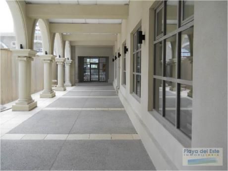 Apartamentos En Playa Brava: Pla8758a