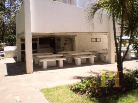 Apartamentos En Playa Mansa: Pti1263a