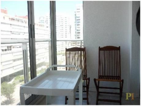 Apartamentos En Playa Mansa: Pti1776a