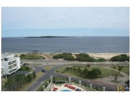 Apartamentos En Playa Mansa: Pti1851a