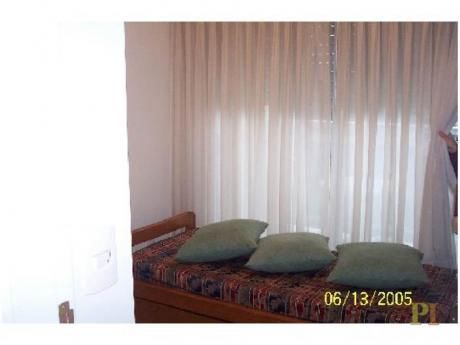 Apartamentos En Playa Mansa: Pti1866a