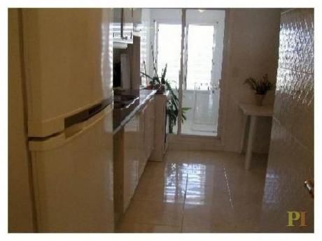 Apartamentos En Playa Mansa: Pti1885a