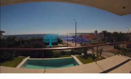 Casas En Playa Mansa: Prn980c
