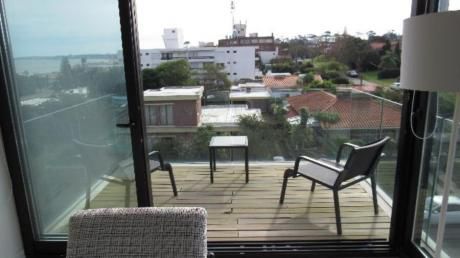 Apartamentos En Playa Mansa: Rni10958a