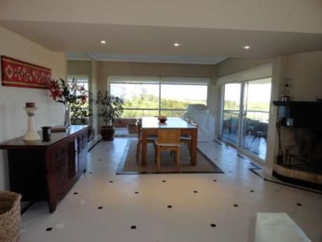 Apartamentos En Playa Brava: Rni808a